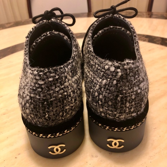 Brand New Auth Chanel Grey Tweed CC Logo Chain Around Lace Up Loafer Size 38.5 - Picture 7 of 11